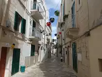 Monopoli, H�user in der Via Santa Caterina (28.09.2022)