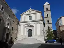 Potenza, Kathedrale St. Maria Assunta, erbaut von 1197 bis 1200, klassizistischer Umbau von 1783 bis 1799 von Antonio Magri (29.09.2022)