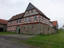 Londorf, Wirtschaftshof von Schloss Londorf in der Burgstrae (30.04.2022)