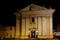 Die rmisch-katholische Pfarr- und Titelkirche Santi Marcellino e Pietro al Laterano  ist dem Heiligen Petrus und dem Heiligen Marcellinus geweiht, deren Reliquien seit 1256 dort liegen. (Rom, Dezember 2015)