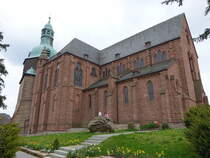 Amneburg, neugotische Basilika St. Johannes der Tufer, erbaut von 1866 bis 1871 nach einem Entwurf von Georg Gottlob Ungewitter (01.05.2022)