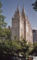 Blick auf den im neugotischen Stil erichteten Salt-Lake-Tempel im Herzen von Salt Lake City.