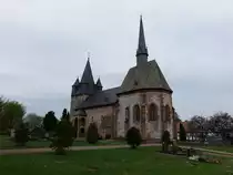 Christenberg, Pfarrkirche St. Martin, romanisches Langschiff und Westturm aus dem 11.Jahrhundert, sptgotischer Chor von 1520 (01.05.2022)
