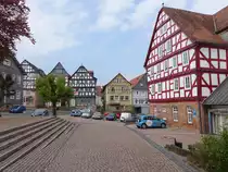 Wetter, historische Fachwerkhuser am Marktplatz (01.05.2022)