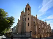 Die Kirche San Jernimo el Real ist ein ehemaliges Kloster aus dem 16. Jahrhundert. (Madrid, November 2022)