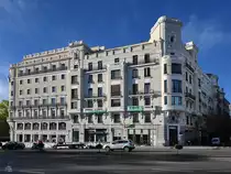 Ein Stadthuserreihe im Zentrum von Madrid. (November 2022)