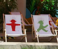 Zu einem P�uschen laden diese zwei Ampelm�nnchen ein.