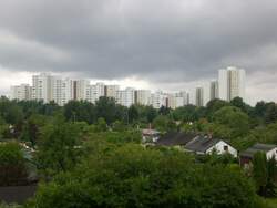 Ein Blick auf die Plattenbausiedlung Sonneallee im Bezirk Neukölln.