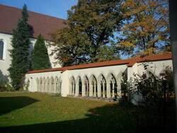 Kloster Kirchberg, ein Teil der gotischen Kreuzgangarkaden aus dem 13.Jahrhundert, Okt.2010 Kloster Kirchberg, ein Teil der gotischen Kreuzgangarkaden aus dem 13.Jahrhundert, Okt.2010