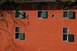 Detailansicht des Ostfl�gels der Vorburg des Museums Schlo� Rheydt in M�nchengladbach-Rheydt.