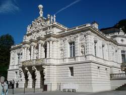 Schloß Linderhof, das kleinste der drei Märchenschlösser des bayrischen Königs Ludwig II, 1869-86 erbaut, Aug.2006 Schloß Linderhof, das kleinste der drei Märchenschlösser des bayrischen Königs Ludwig II, 1869-86 erbaut, Aug.2006