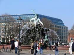 Neptunbrunnen in Berlin am Alex