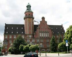 Rathaus Reinickendorf: In Wittenau steht das Rathaus Reinickendorf;  es wurde 1911 vom Architekten Friedrich Beyer errichtet.