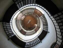 Wer die tolle Aussicht vom 38 Meter hohe Turm sehen m�chte,  muss die 154 Treppenstufen der erklimmen.