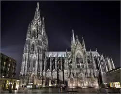 K�lner Dom in der Nacht.