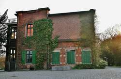 Die alte Villa Eller, am Botanischen-Garten auf der Hardt in Wuppertal-Elberfeld, wurde 1875 vom Textilfabrikanten und Stadtrat Engelbert Eller, als Sommerhaus, neben dem von ihm bereits 1838, auf den