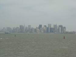 Blick auf Manhattan von der Staten Island Ferry.