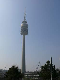 Olympiaturm im Olympiazentrum M�nchen, 6.4.2009