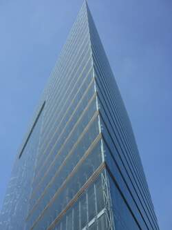 Das Stadttor ist ein vom Architekturbro Petzinka, Overdiek und Partner entworfenes Brohochhaus im Dsseldorfer Stadtteil Unterbilk.