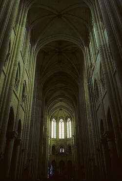 Senlis, Kathedrale Notre Dame, Mittelschiff nach Osten.