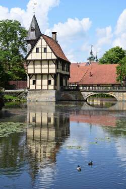 STEINFURT, Ortsteil Burgsteinfurt (Kreis Steinfurt), 13.05.2017, Blick auf den Toreingang des frstlichen Schlosses