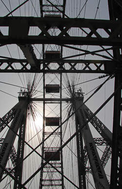 Das Riesenrad im Wiener Prater mal aus einer anderen Perspektive gesehen, 25.09.2014.