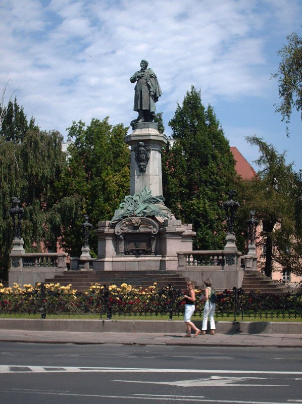 Warschau Adam Mickiewicz Denkmal 07.2007.                       
Warszawa pomnik Adama Mickiewicza 07.2007.