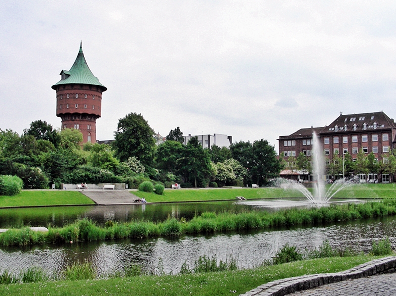 Wasserturm in Cuxhaven zwischen Bahnhof und Hafen gelegen, 04.06.07