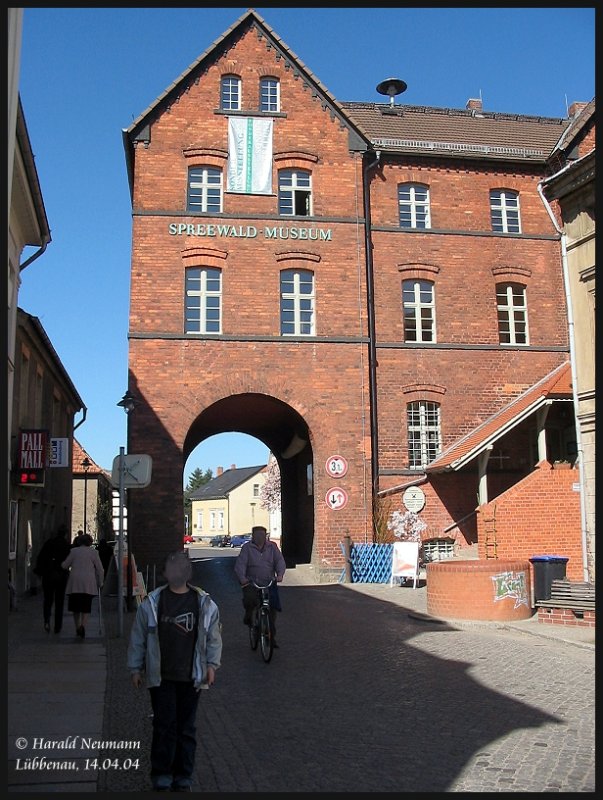 Wer die Kultur des Sprrewaldes hinterfragen will ist im Spreewaldmuseum in Lbbenau richtig. Von Handwerkskunst bis Technikgeschichte gibts hier alles. Im Frhjahr 2004 gab's z.B. eine tolle Ostereierkunstausstellung.