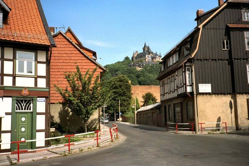 Werningerode, Blick zum Schlo, dig. Dia von 1992