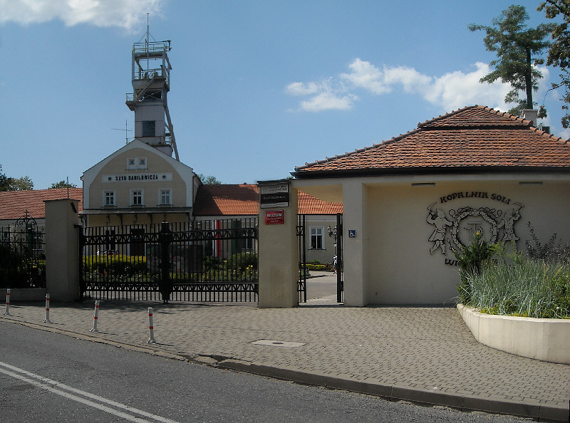 Wieliczka - Kopalnia Soli UNESCO Swiatowe dziedzictwem kultury / Gro Salze-Salzbergwerk UNESCO Weltkulturgute 08.2009. Museum Eingang