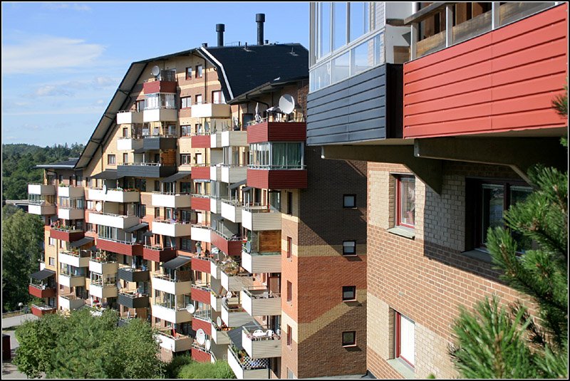 Wohnbebauung von Ralph Erskine in der Kommune Huddinge, nahe der U-Bahnstation  Masmo . 25.8.2007 (Matthias)