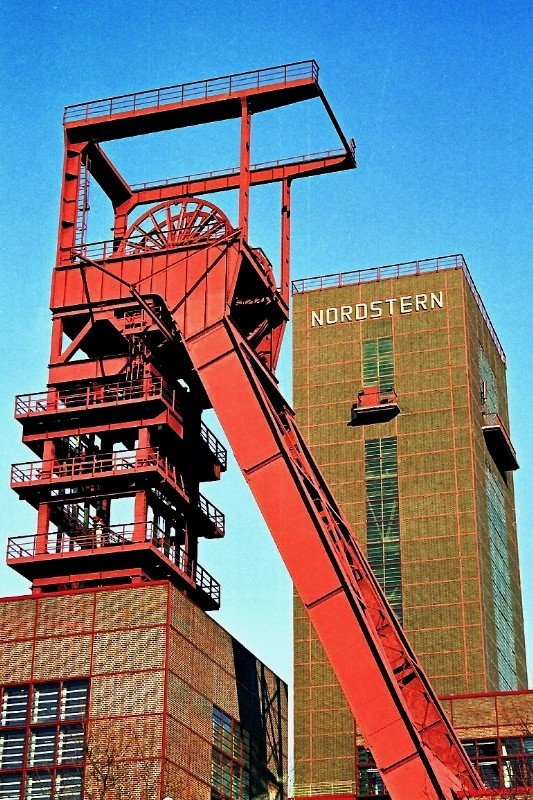 Zeche  Nordstern  in GE-Horst: Schchte 1 und 2 (15. Februar 2008). -Negativ-Scan-