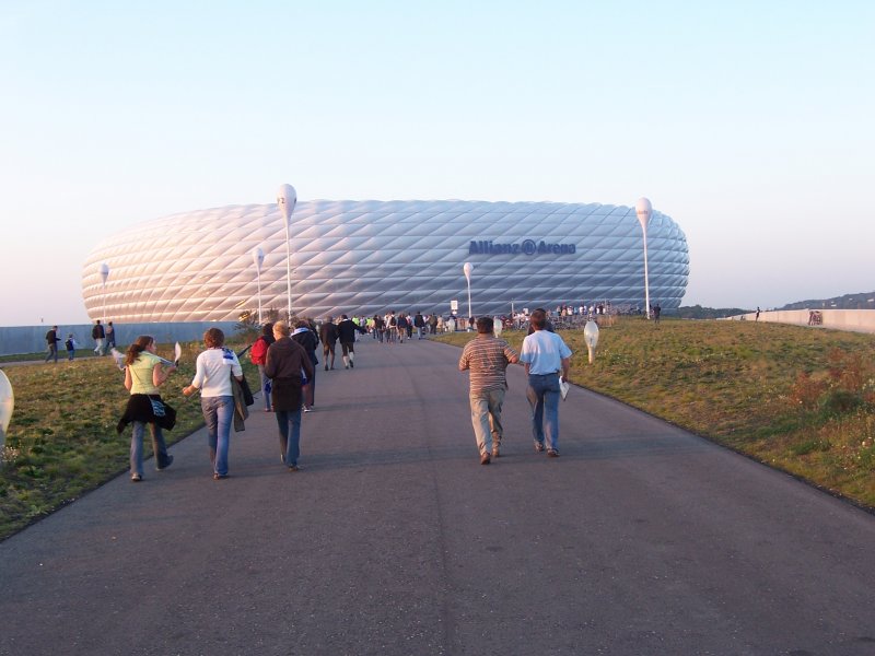 zu sehen ist die allianz arena der stadt mnchen entstanden am 23.09.05

