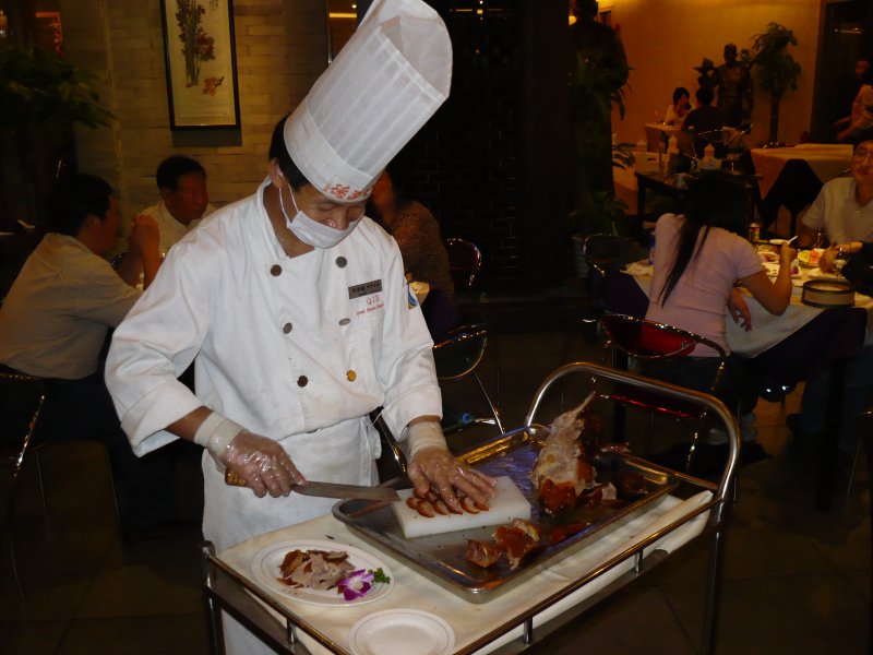 Zubereitung von Peking-Ente direkt am Tisch. Sehr empfehlenswert! 09/2007