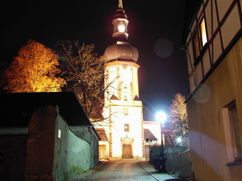 Zwnitz, Kreis Stollberg, St. Trinitatis Kirche nhe Markt. Dez. 2004